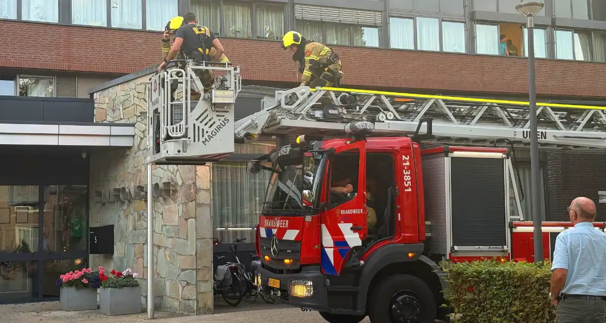 Urgente brandweerinzet met autoladder - Foto 6