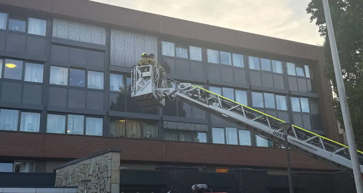 Urgente brandweerinzet met autoladder - Foto 7