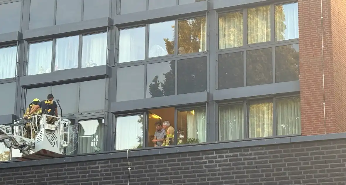 Urgente brandweerinzet met autoladder - Foto 9