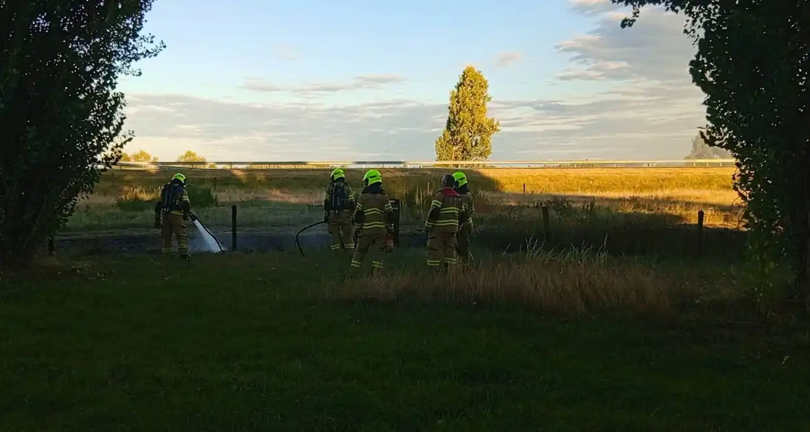 Bermbrand ontdekt vanaf snelweg - Foto 4