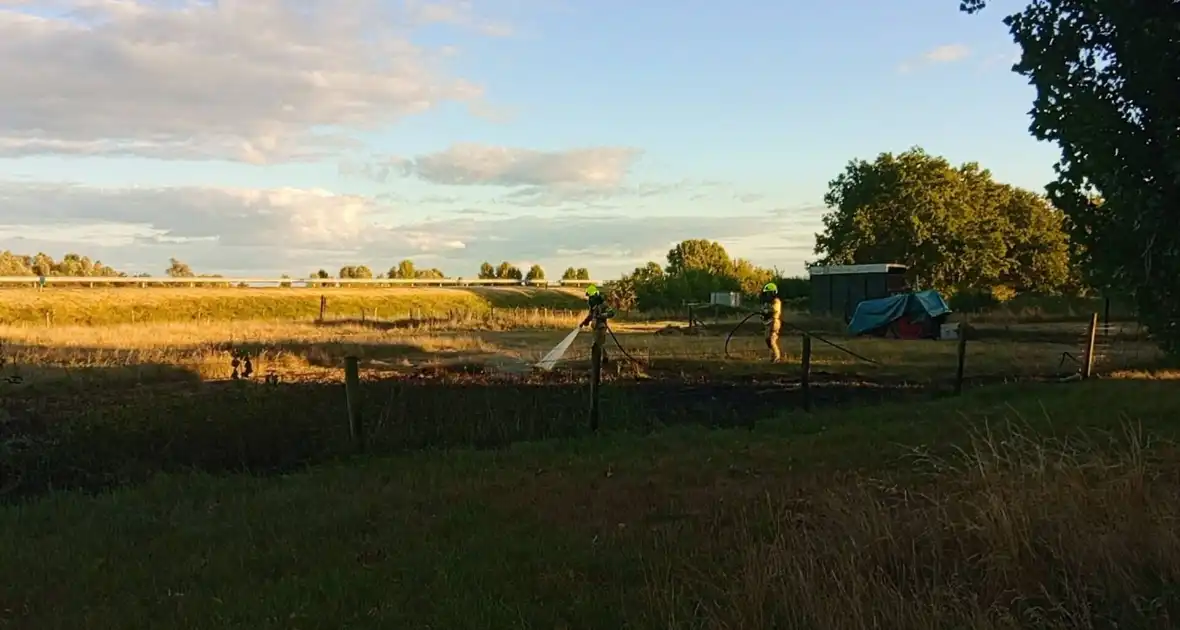 Bermbrand ontdekt vanaf snelweg - Foto 8