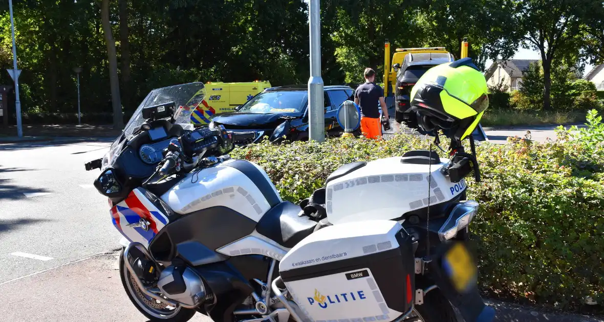 Ongeval met gewonde door botsing - Foto 7