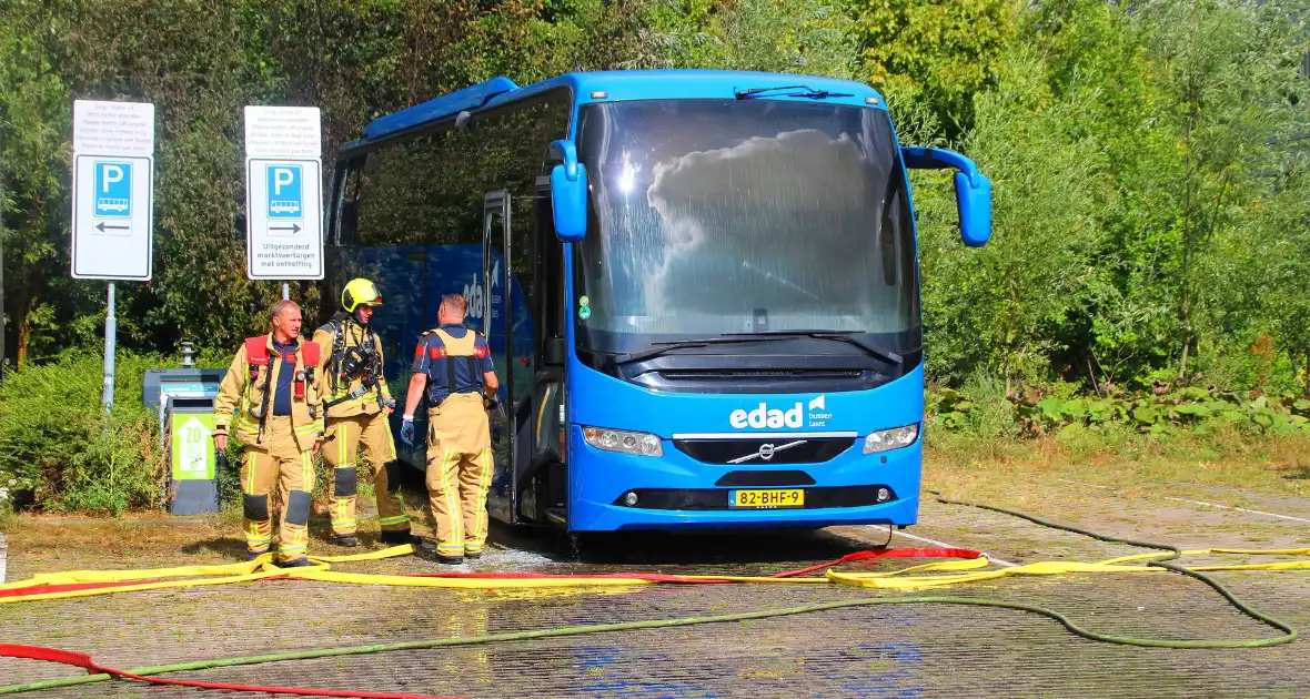 Brand in touringcar leidt tot snelle inzet - Foto 7