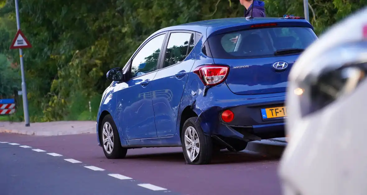 Automobilist rijdt door na crash - Foto 5