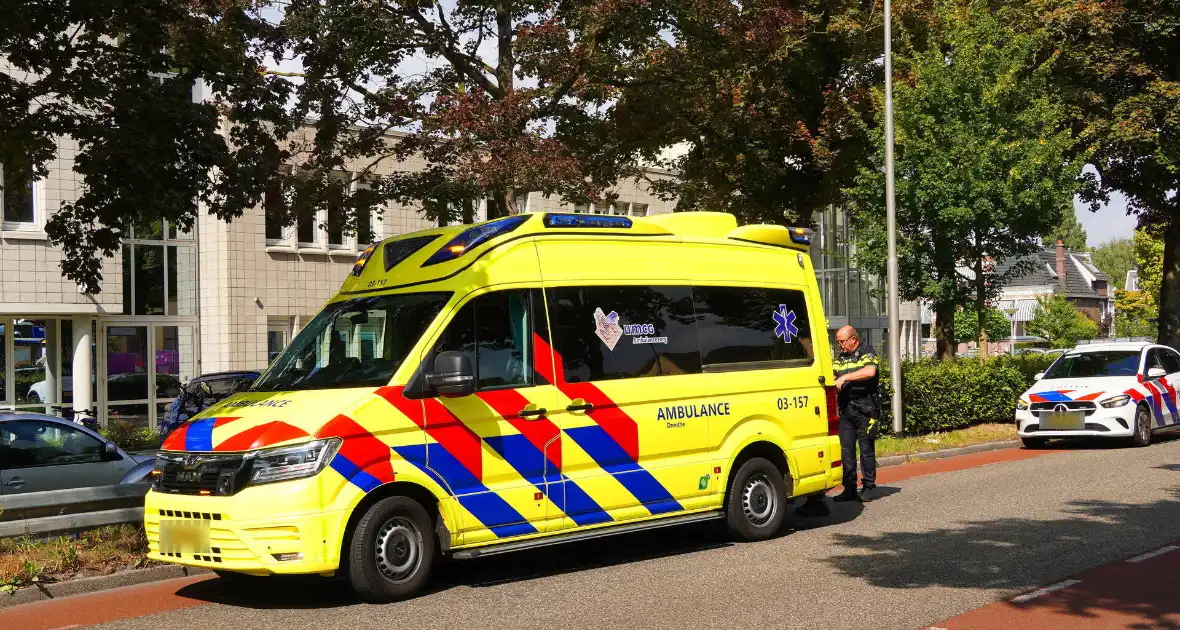 Fatbiker botst achterop lijnbus en raakt gewond - Foto 7
