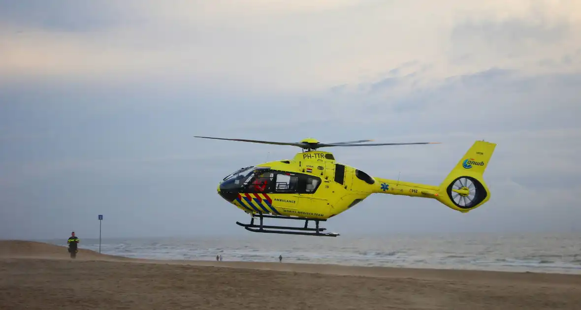 Traumateam ingezet bij medische noodsituatie op parkeerplaats - Foto 6