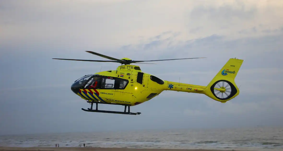 Traumateam ingezet bij medische noodsituatie op parkeerplaats - Foto 7