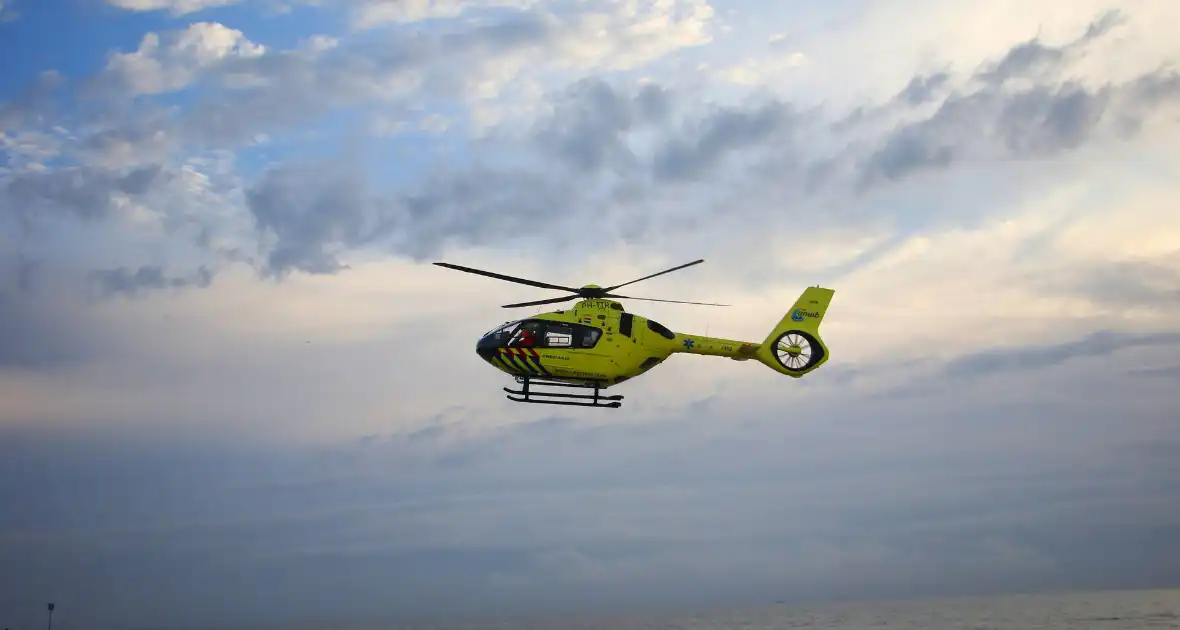 Traumateam ingezet bij medische noodsituatie op parkeerplaats - Foto 8