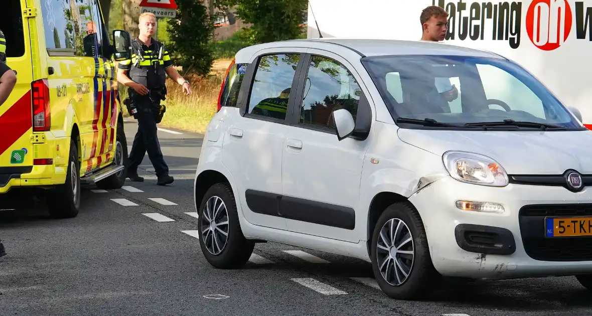 Twee personen naar het ziekenhuis na ongeval tussen scooter en auto