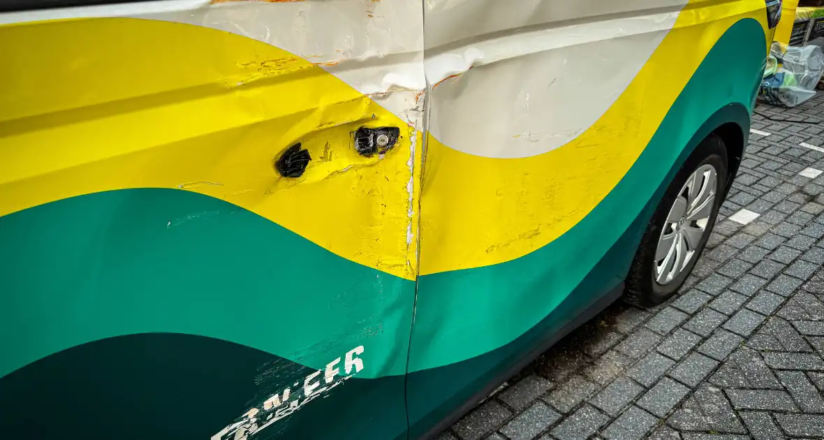 Omleiding door wegwerkzaamheden zorgt voor ongeval - Foto 10