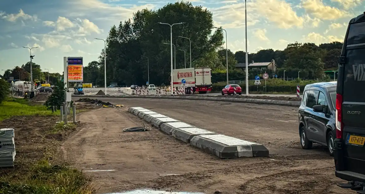 Omleiding door wegwerkzaamheden zorgt voor ongeval - Foto 2