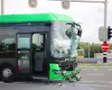 Twee bussen botsen hard, hulpdiensten groots ingezet