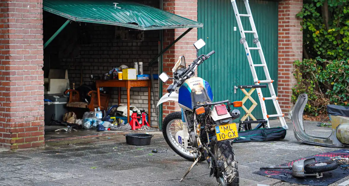 Veel brandschade aan garagebox - Foto 1