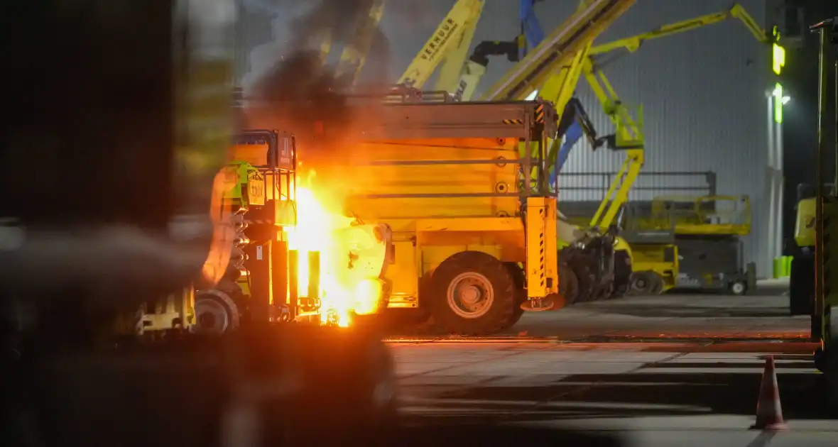Buitenbrand bij hoogwerker verhuur