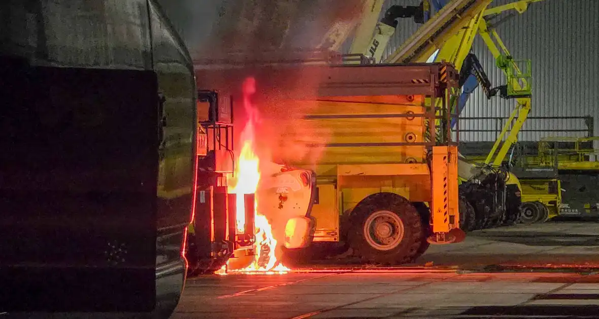 Buitenbrand bij hoogwerker verhuur - Foto 4