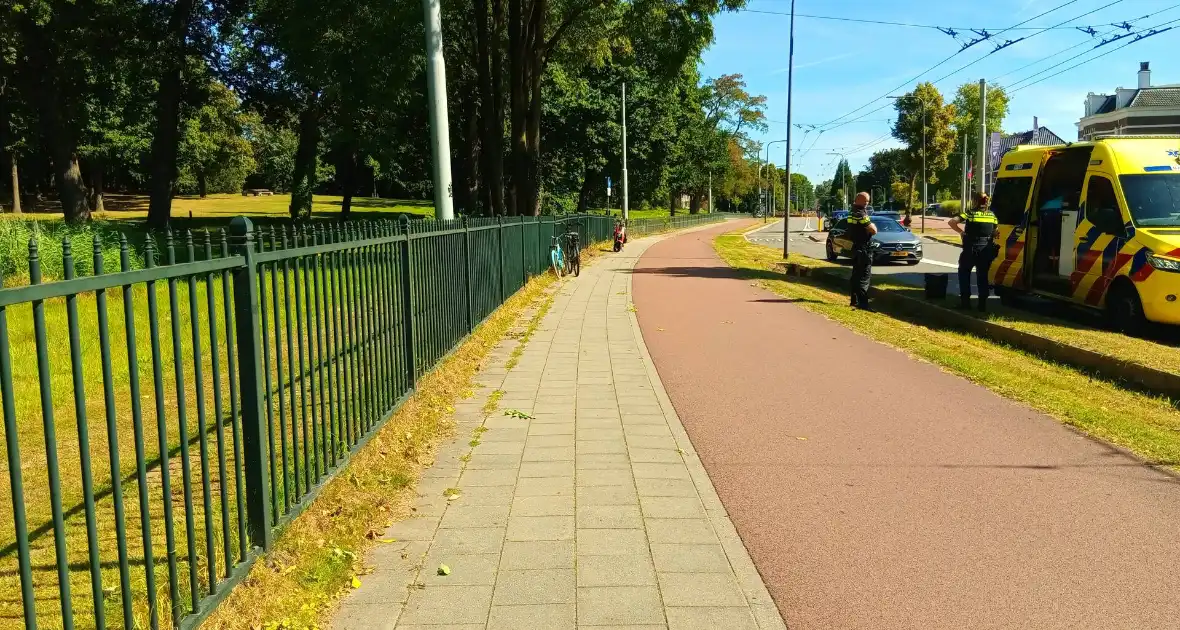 Politie brengt dochtertje veilig thuis na val met fiets - Foto 2