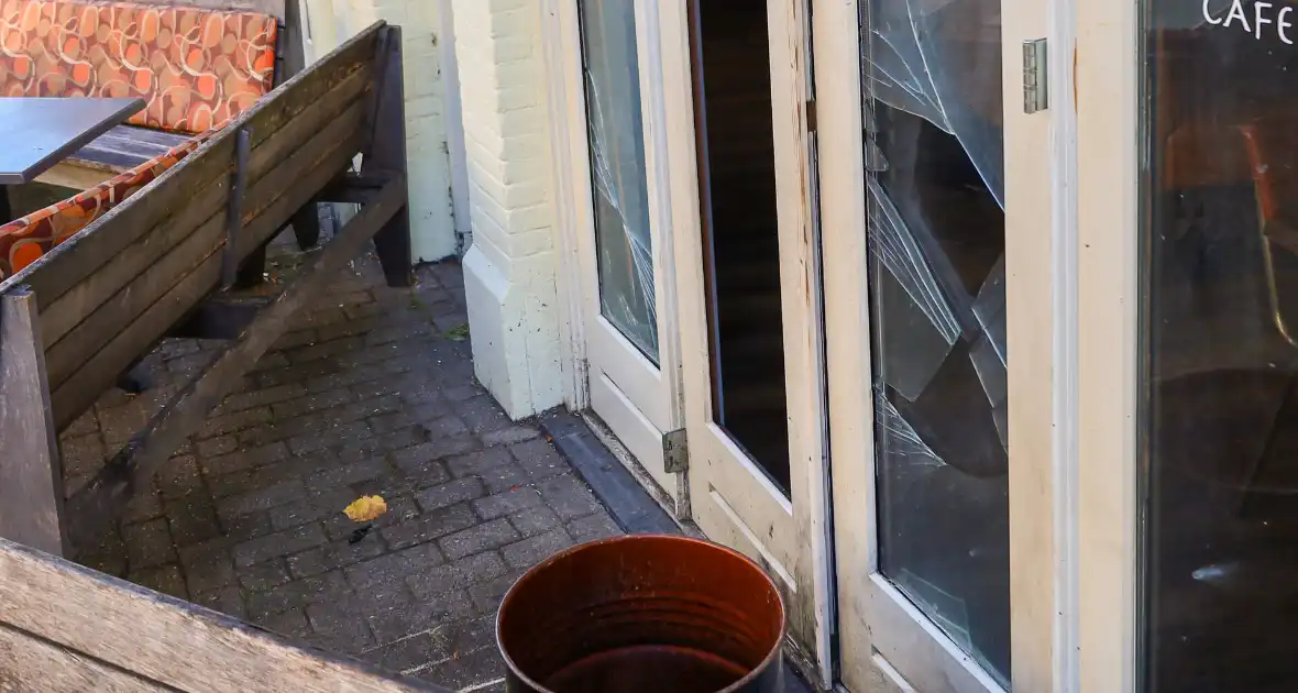 Schade door explosie bij restaurant - Foto 1