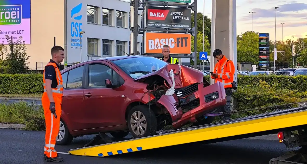 Botsing tegen paal in middenberm - Foto 5