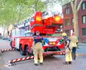 Brandweer verwijdert takken uit boom na natuurincident