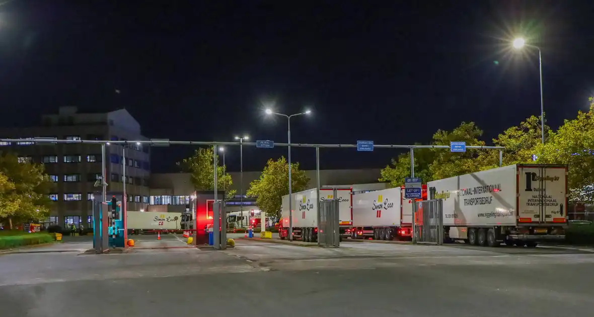 Middelbrand in distributiecentrum - Foto 2