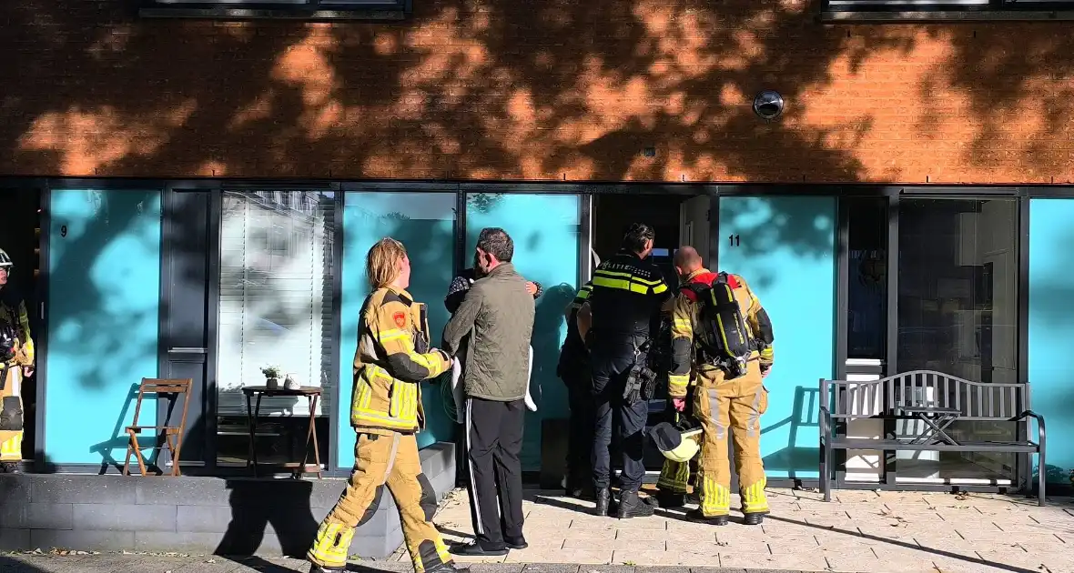 Woningbrand leidt tot ziekenhuisopname - Foto 2