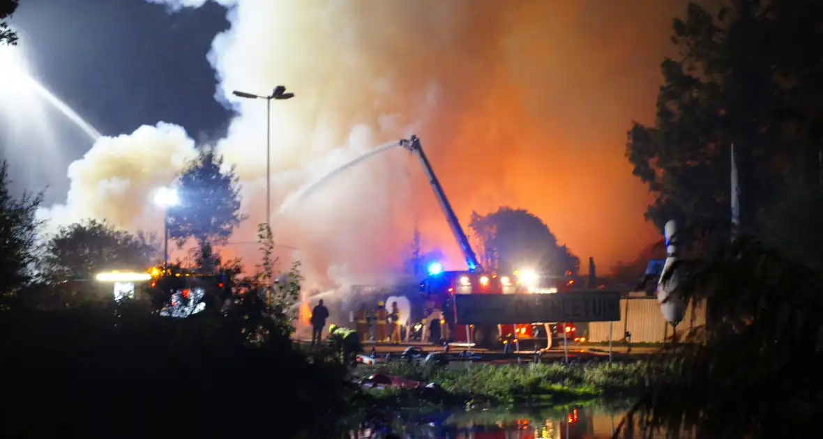 Explosies veroorzaken chaos in de nacht - Foto 10