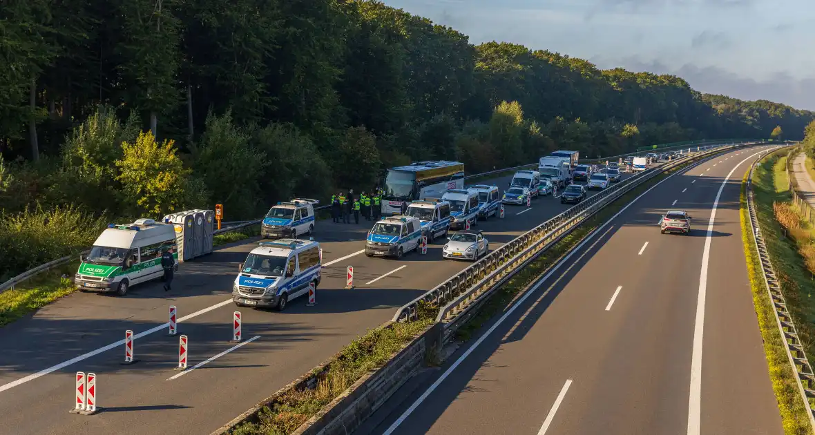 Grote grenscontrole op PSV-fans - Foto 1