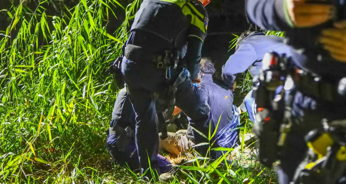 Scootmobiel bestuurder uit water gered - Foto 9