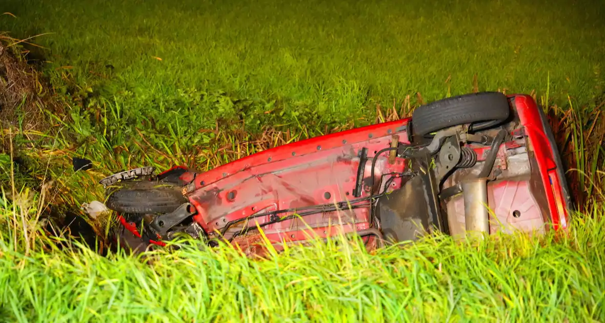 Traumateam ingezet voor een voertuig te water - Foto 4