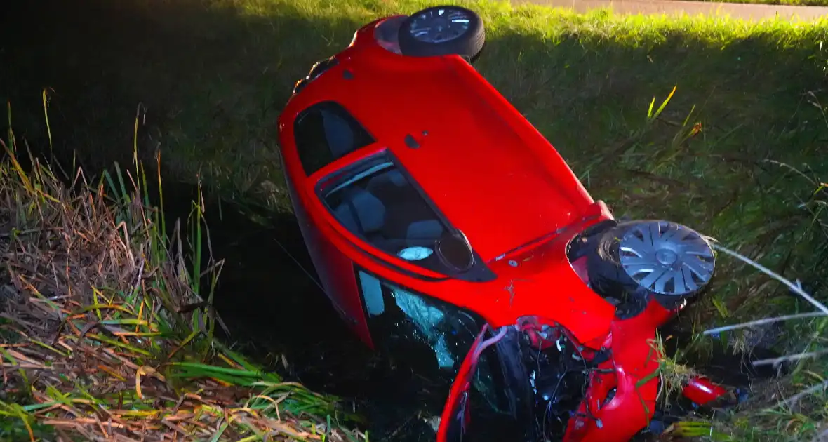 Traumateam ingezet voor een voertuig te water - Foto 7