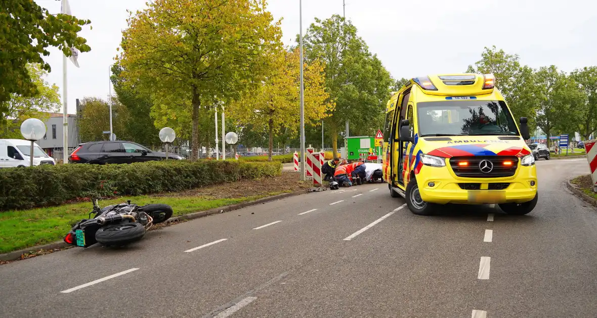 Motorrijdster gewond na val - Foto 2
