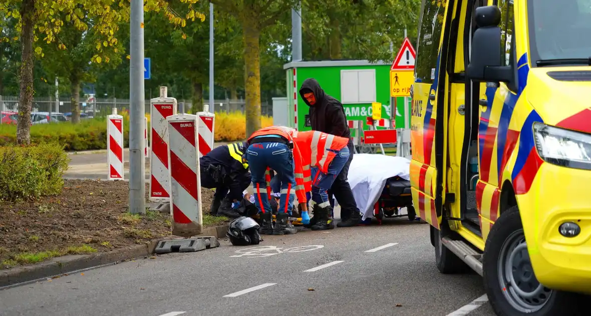 Motorrijdster gewond na val - Foto 4
