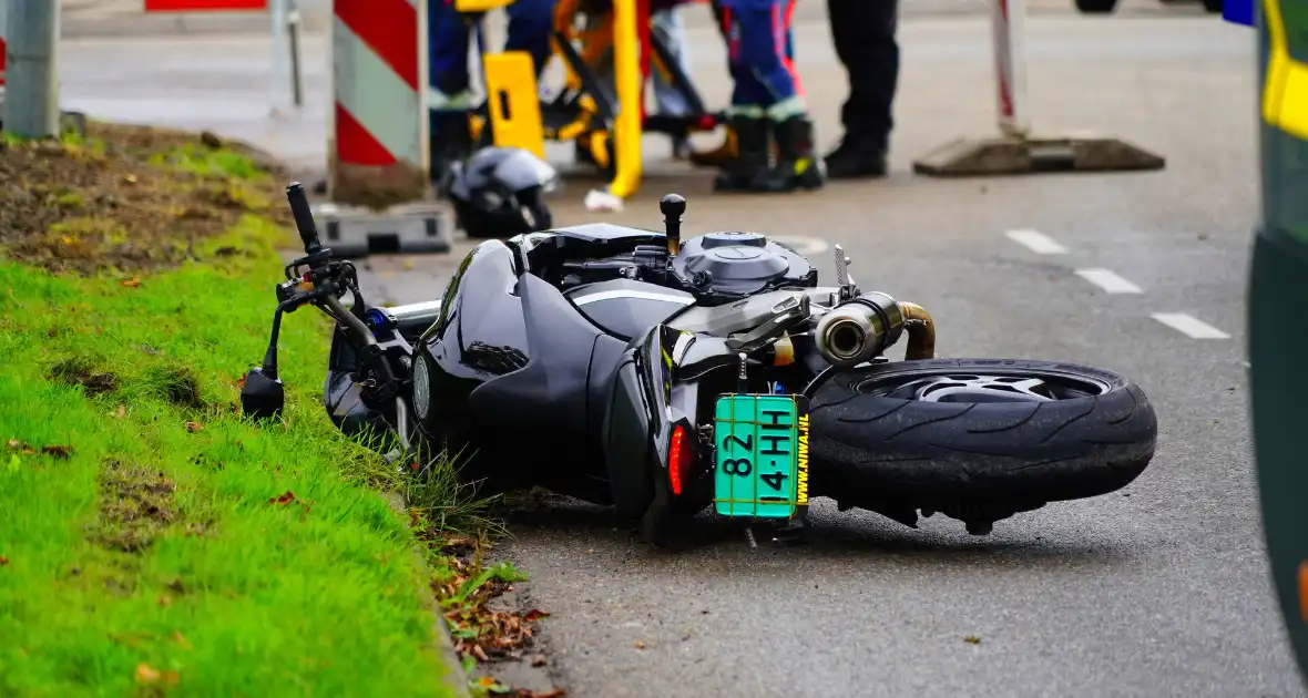 Motorrijdster gewond na val - Foto 5