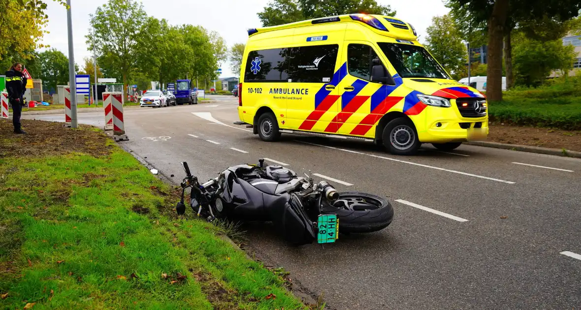Motorrijdster gewond na val - Foto 6