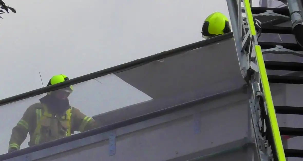 Loshangende plaat bij flat in renovatie - Foto 4