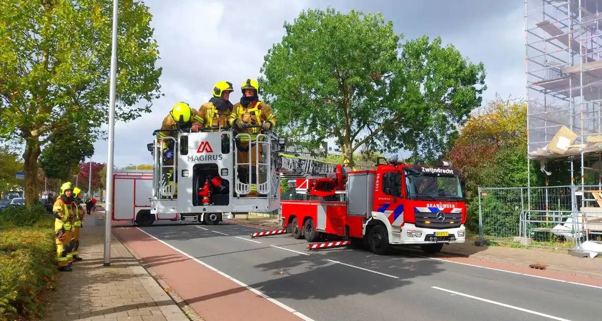 Loshangende plaat bij flat in renovatie - Foto 5