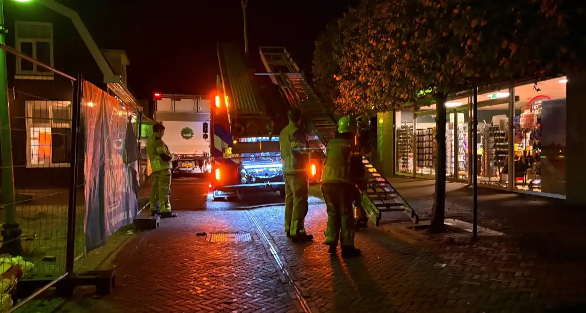 Waterlekkage ontdekt bij winkel - Foto 1