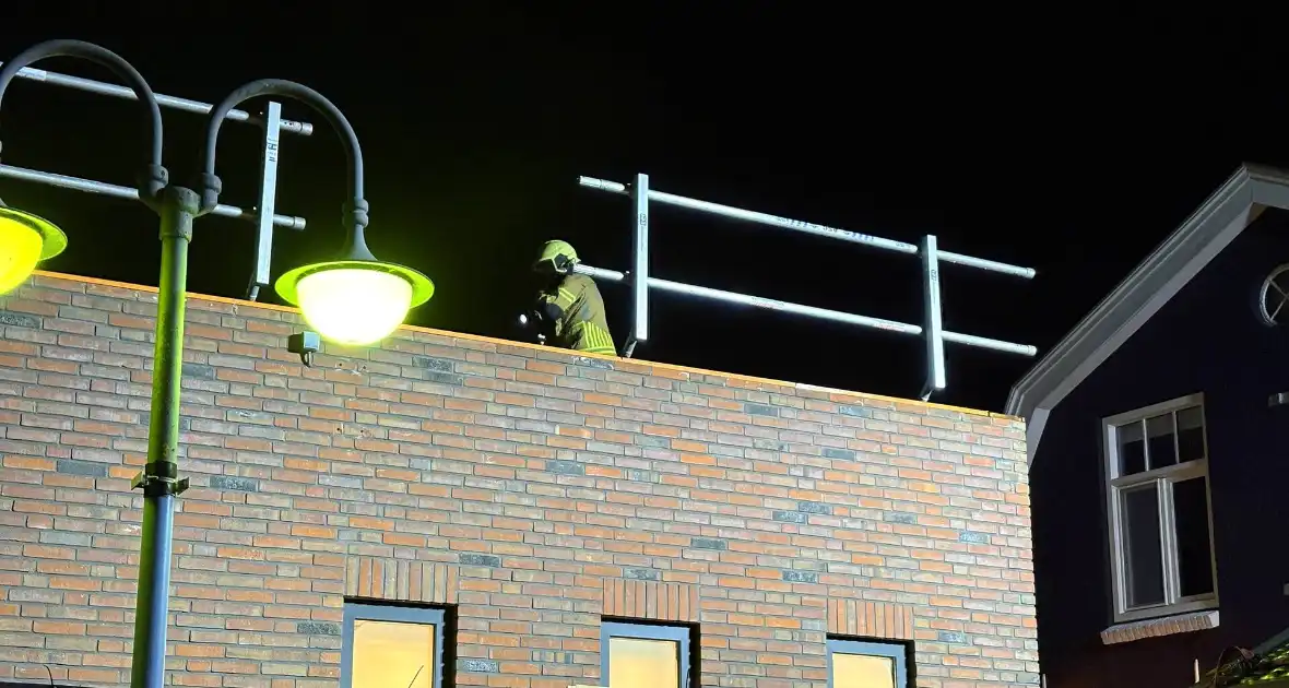 Waterlekkage ontdekt bij winkel - Foto 2