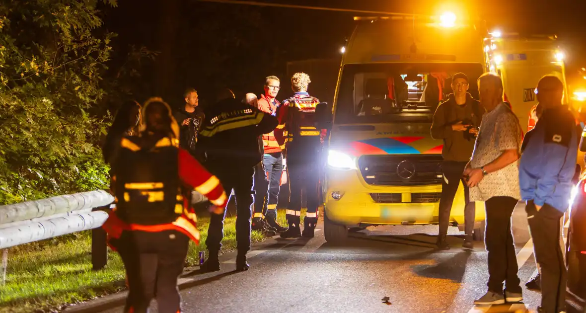 Vrouw ernstig gewond bij aanrijding met auto - Foto 11