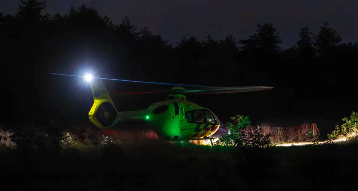 Vrouw ernstig gewond bij aanrijding met auto - Foto 3