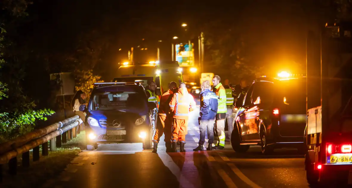 Vrouw ernstig gewond bij aanrijding met auto - Foto 4