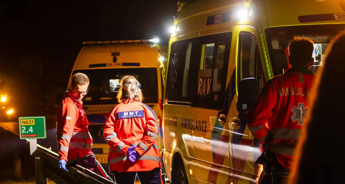 Vrouw ernstig gewond bij aanrijding met auto - Foto 8