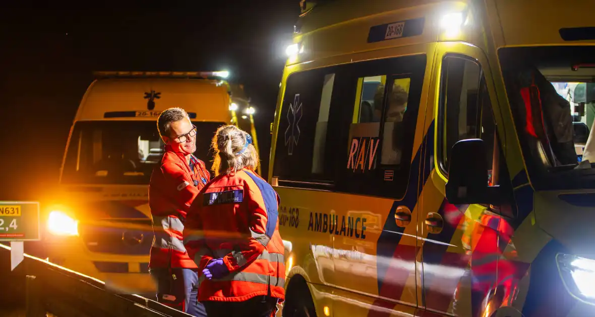 Vrouw ernstig gewond bij aanrijding met auto - Foto 9