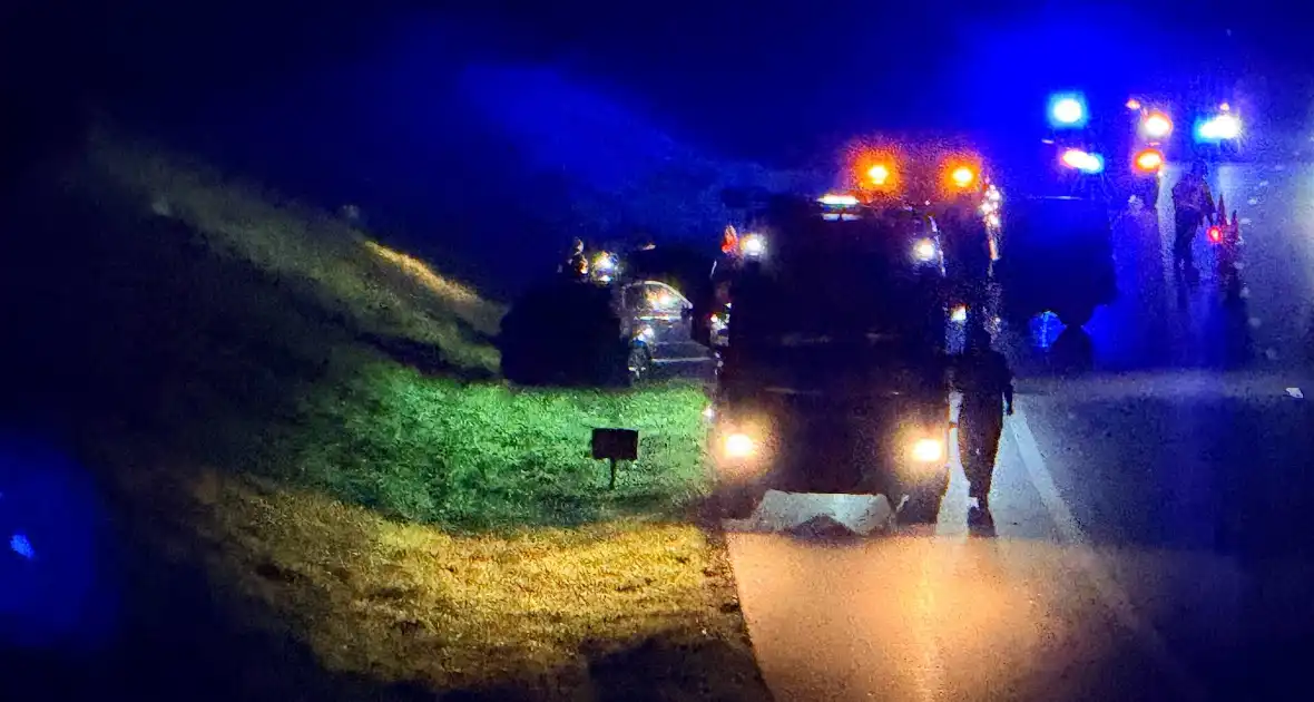 Auto tolte op snelweg zonder gewonden - Foto 1