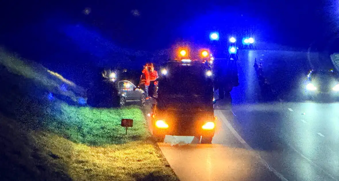 Auto tolte op snelweg zonder gewonden - Foto 4