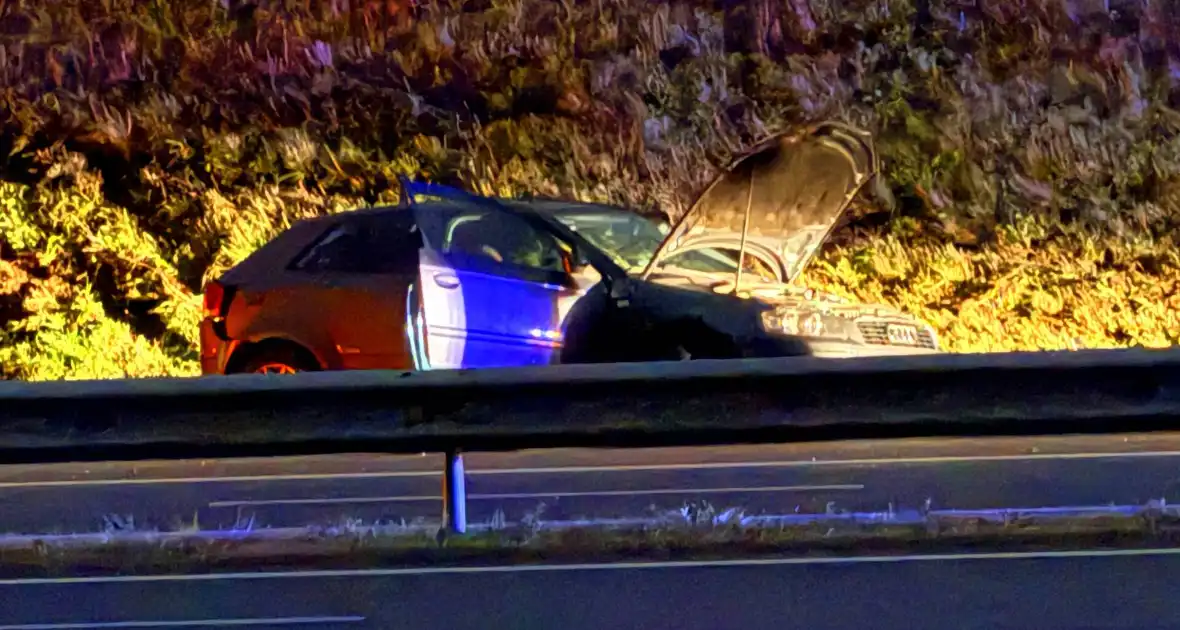Auto tolte op snelweg zonder gewonden - Foto 8