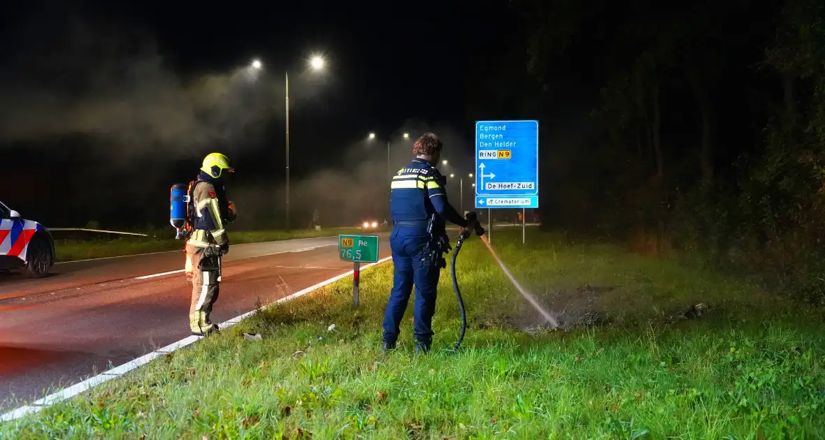 Politie blust brand met behulp van brandweer - Foto 10