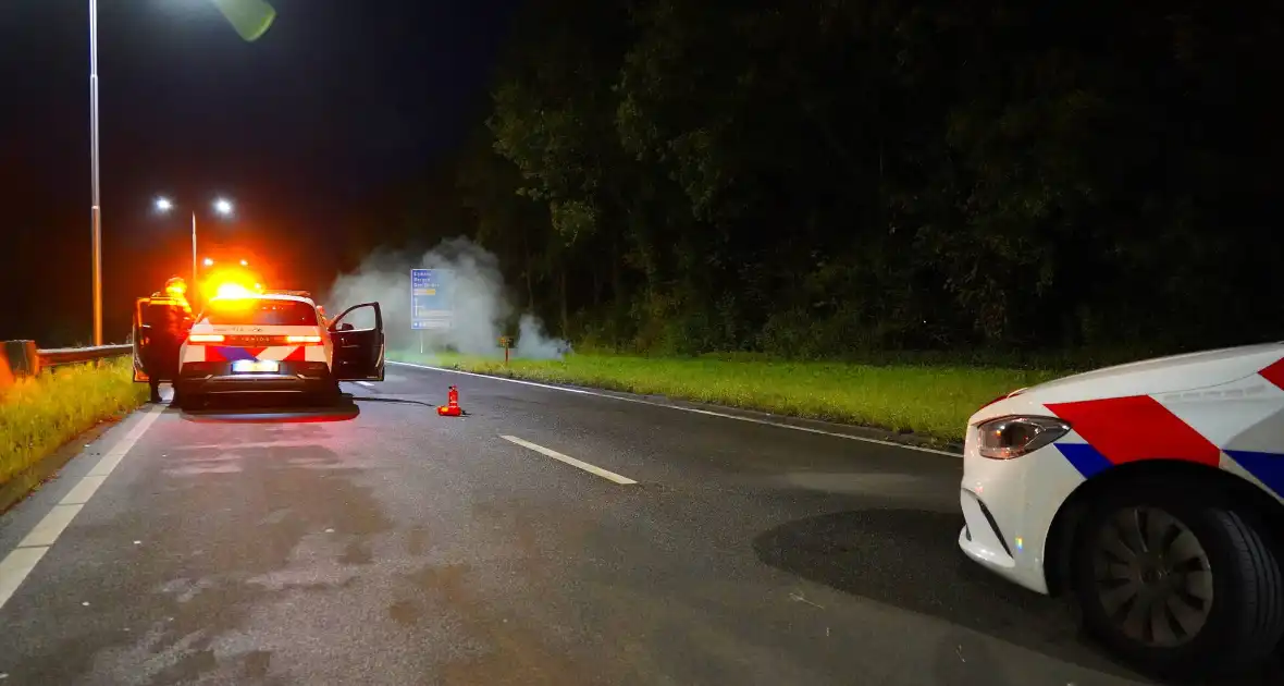 Politie blust brand met behulp van brandweer - Foto 4