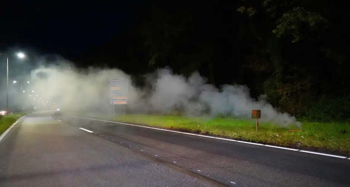 Politie blust brand met behulp van brandweer - Foto 7