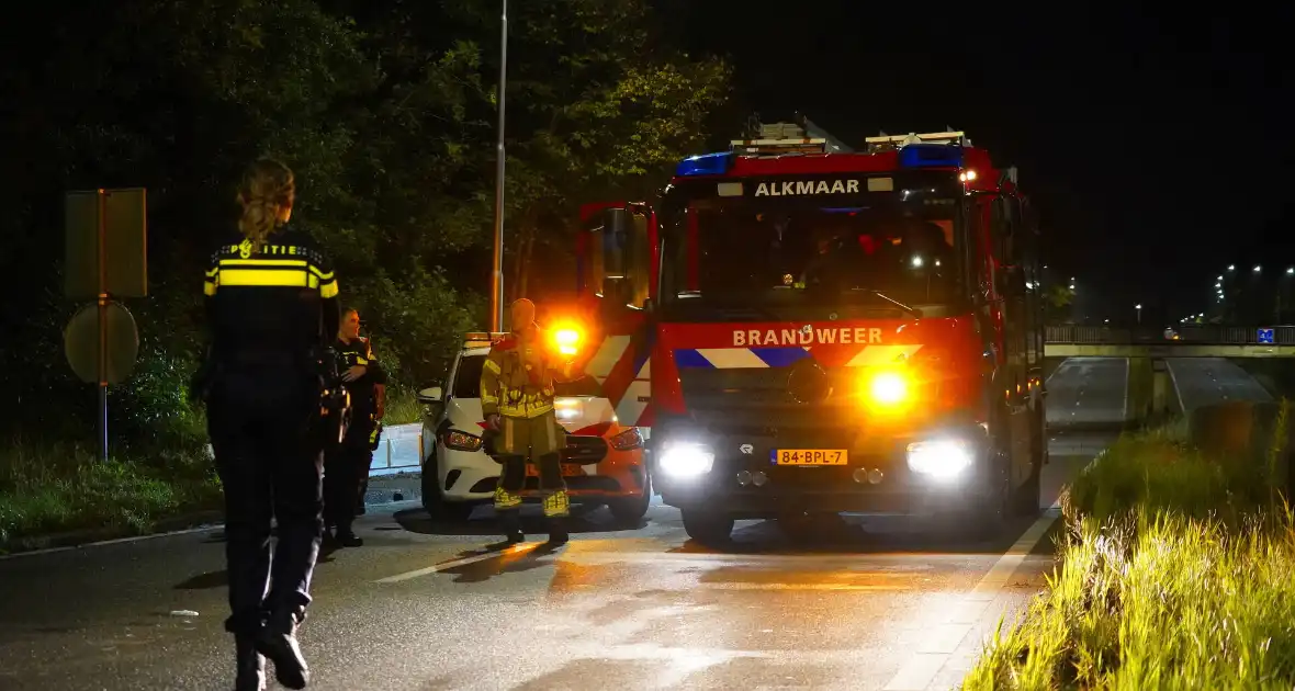 Politie blust brand met behulp van brandweer - Foto 8